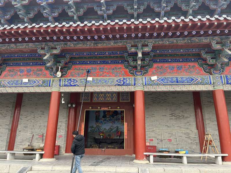 鹿邑某古建筑/文化景区外立面清洁,长杆除尘,传统彩绘梁柱保洁。